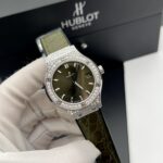 Đồng Hồ Hublot Classic Fusion Diamonds Rep 11 Màu Xanh Lá 33mm (1)