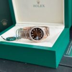 Đồng Hồ Rolex Day-Date Nam Đính Đá Mặt Chocolate EW Factory 36mm (1)