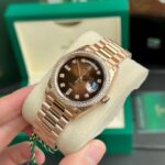 Đồng Hồ Rolex Day-Date Nam Đính Đá Mặt Chocolate EW Factory 36mm (1)
