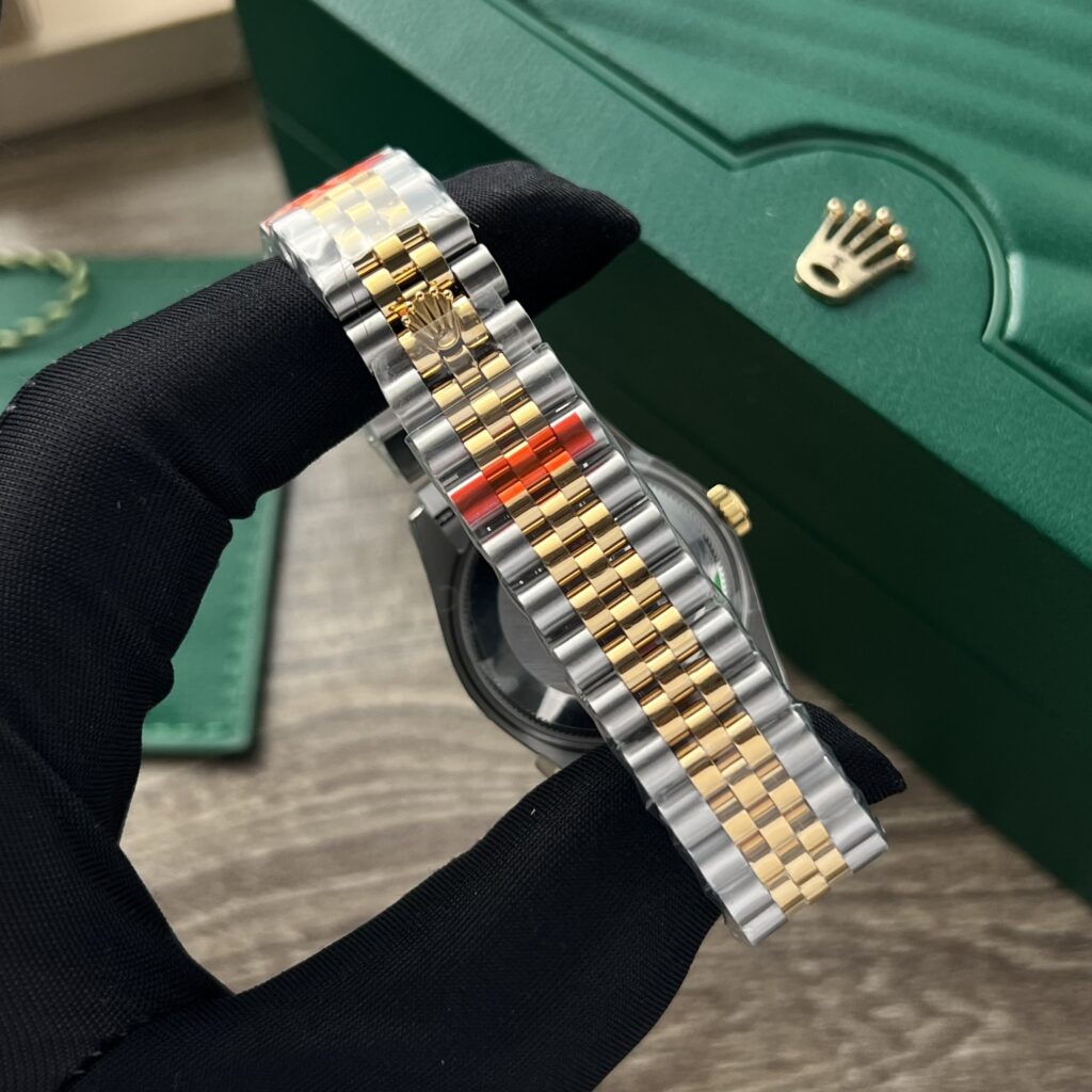 Đồng Hồ Rolex Nữ DateJust Mặt Số Vàng Cọc Dạ Quang 31mm (1)
