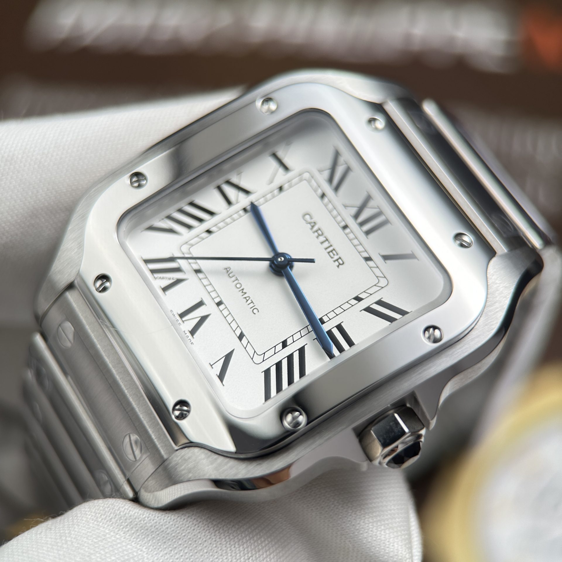 Đồng Hồ Cartier Santos WSSA0029 Replica 11 Nữ Mặt Trắng Máy Thụy Sỹ Nhà Máy BV 35mm (10) Đồng Hồ Cartier Santos WSSA0029 Replica 11 Nữ Mặt Trắng Máy Thụy Sỹ Nhà Máy BV 35mm (2)