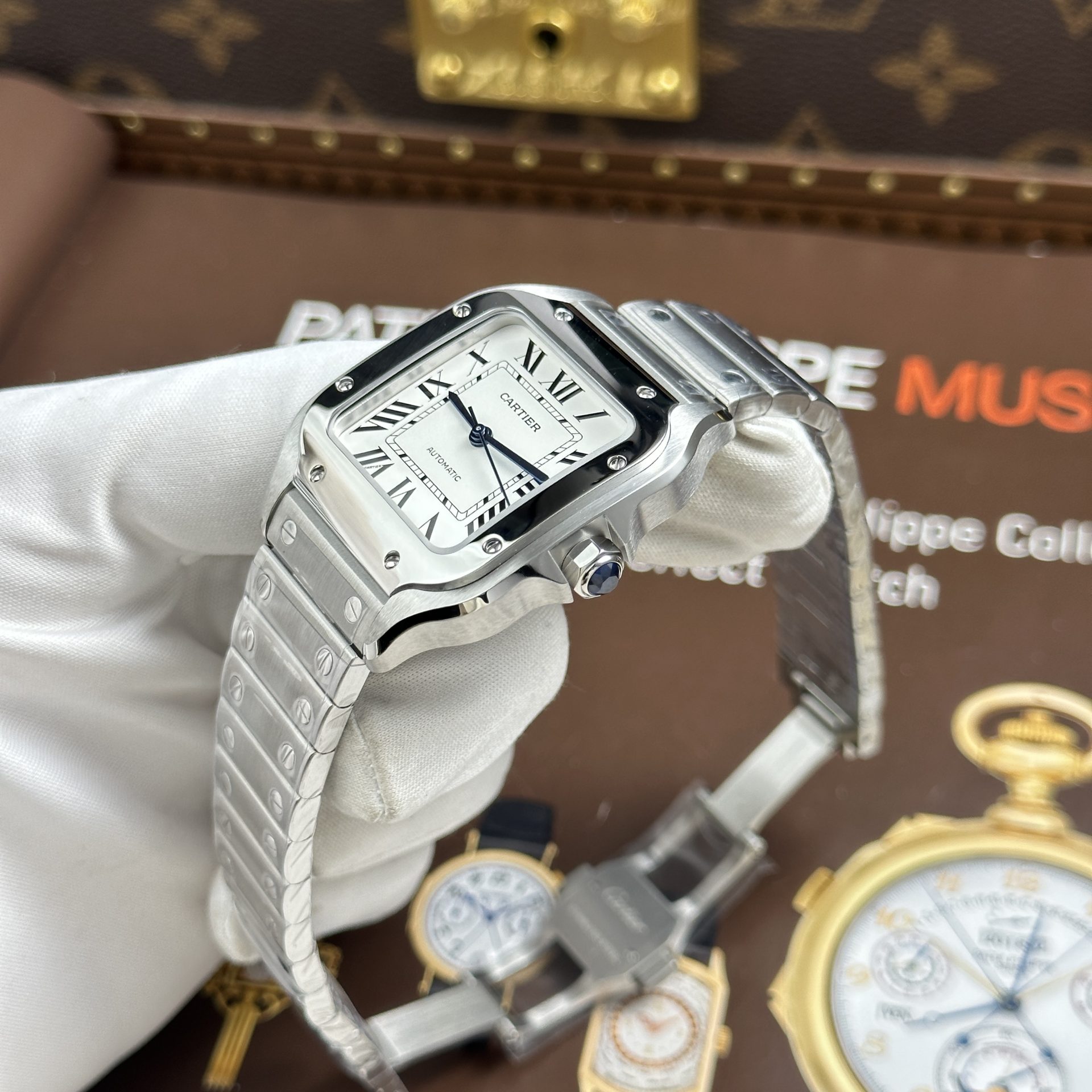 Đồng Hồ Cartier Santos WSSA0029 Replica 11 Nữ Mặt Trắng Máy Thụy Sỹ Nhà Máy BV 35mm (13) Đồng Hồ Cartier Santos WSSA0029 Replica 11 Nữ Mặt Trắng Máy Thụy Sỹ Nhà Máy BV 35mm (2)