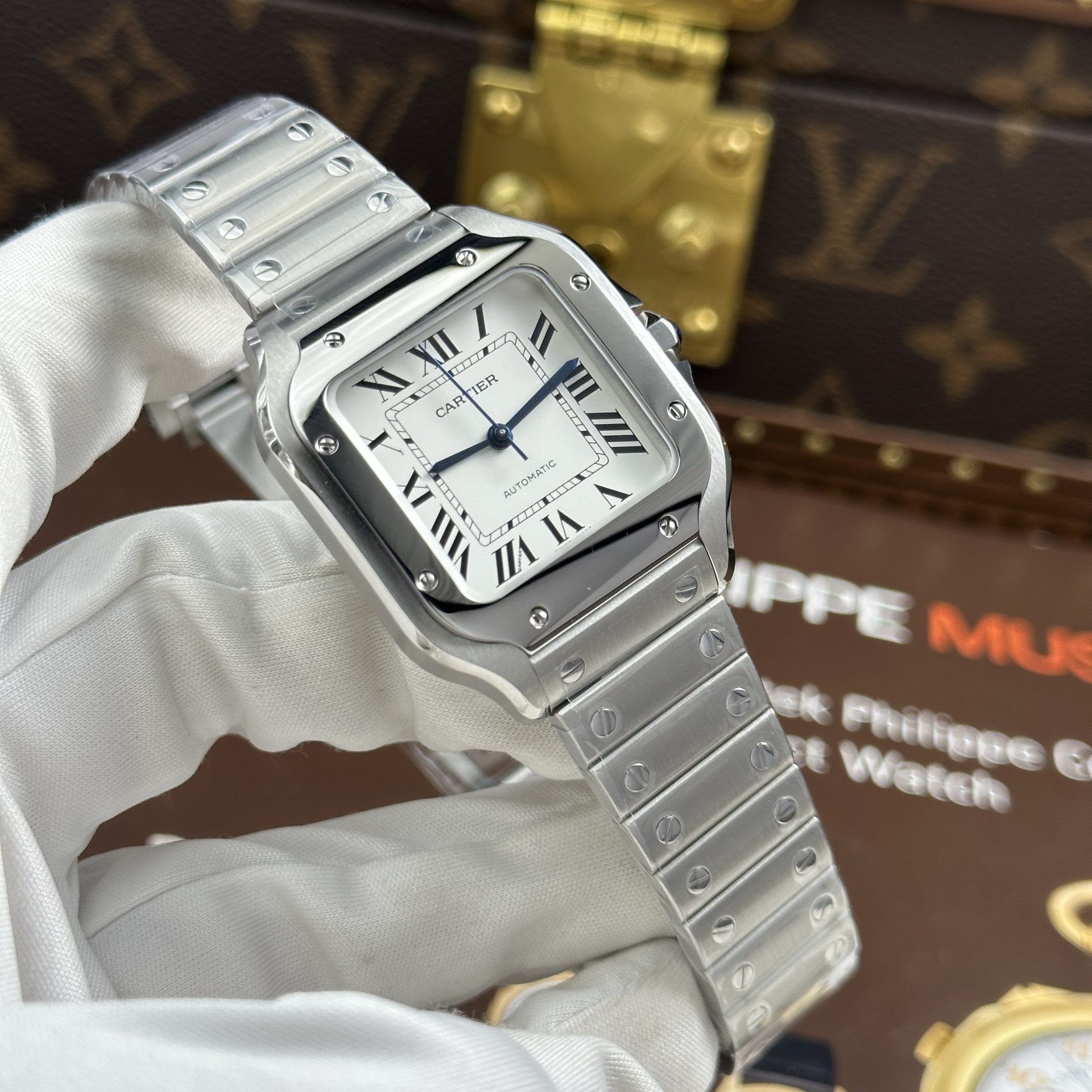 Đồng Hồ Cartier Santos WSSA0029 Replica 11 Nữ Mặt Trắng Máy Thụy Sỹ Nhà Máy BV 35mm (15) Đồng Hồ Cartier Santos WSSA0029 Replica 11 Nữ Mặt Trắng Máy Thụy Sỹ Nhà Máy BV 35mm (2)