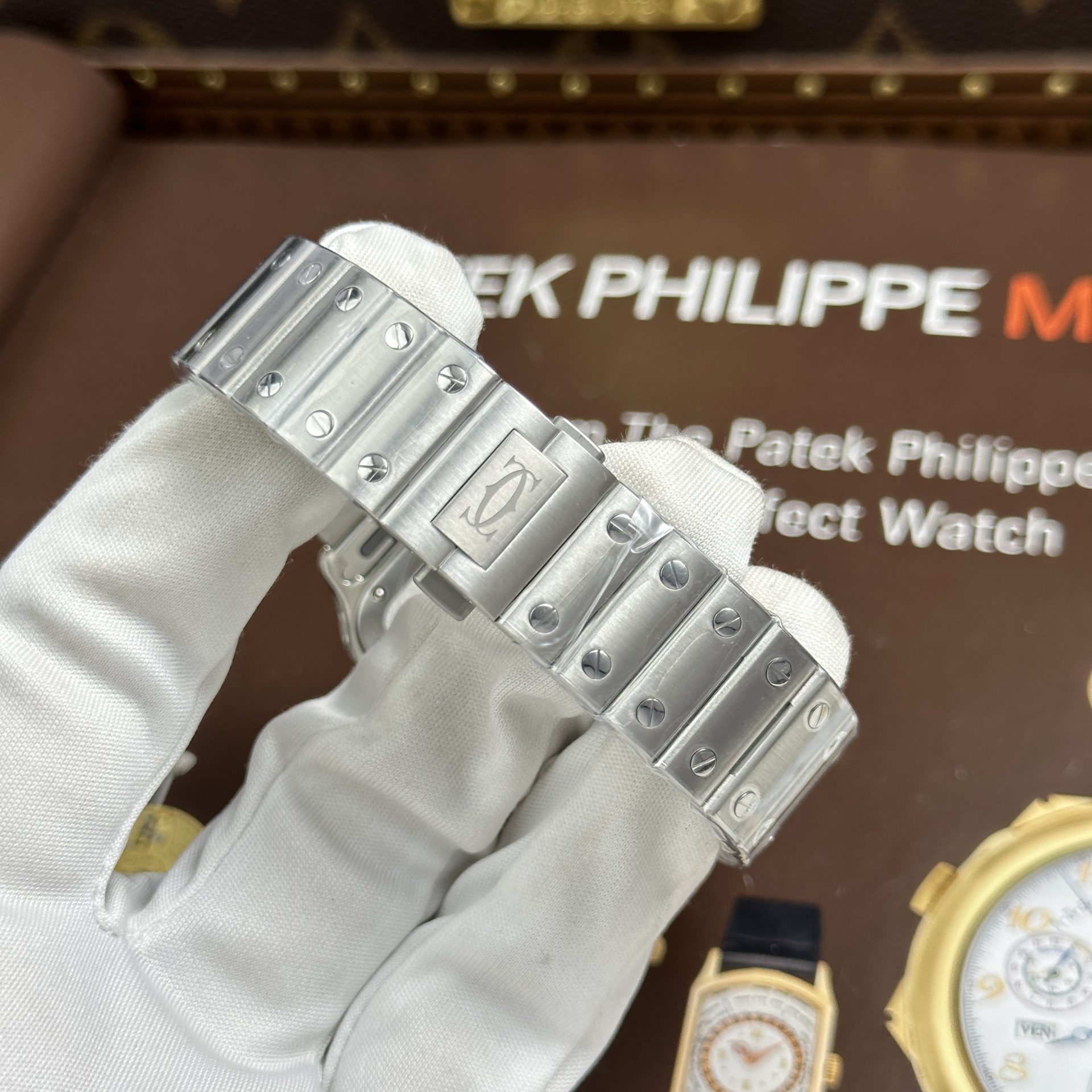 Đồng Hồ Cartier Santos WSSA0029 Replica 11 Nữ Mặt Trắng Máy Thụy Sỹ Nhà Máy BV 35mm (2) Đồng Hồ Cartier Santos WSSA0029 Replica 11 Nữ Mặt Trắng Máy Thụy Sỹ Nhà Máy BV 35mm (2)