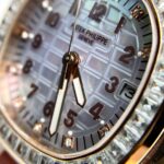 Đồng Hồ Patek Philippe Aquanaut 5072R Bọc Vàng Độ Kim Cương Moissanite 35 (1)