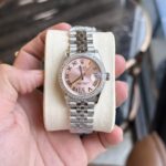 Đồng Hồ Rolex DateJust Nữ Đính Đá Mặt Số Màu Hồng EW 31mm (5)