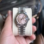 Đồng Hồ Rolex DateJust Nữ Mặt Hồng Cọc Số La Mã EW 31mm (2)