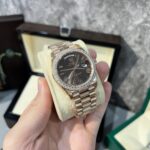 Đồng Hồ Rolex Day-Date 228235 Tinh Chỉnh Độ Moissanite 40mm (1)