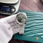 Đồng Hồ Rolex Day-Date 228236 Tinh Chỉnh Mặt Số Xanh Lá GM V2 40mm (1)