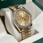 Đồng Hồ Rolex Day-Date Bọc Vàng Độ Kim Cương Moissanite Baguette 40mm (7)