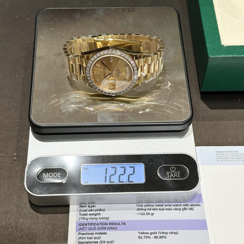 Đồng Hồ Rolex Day-Date Bọc Vàng Độ Kim Cương Moissanite Baguette 40mm (7)
