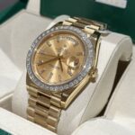 Đồng Hồ Rolex Day-Date Bọc Vàng Độ Kim Cương Moissanite Baguette 40mm (7)