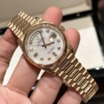 Đồng Hồ Rolex Day-Date Mặt Xà Cừ RoseGold Fake 11 EW 36mm (1)