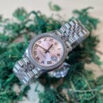 Đồng Hồ Rolex DateJust Nữ Đính Đá Mặt Số Hồng Fake 1:1 EW 31mm