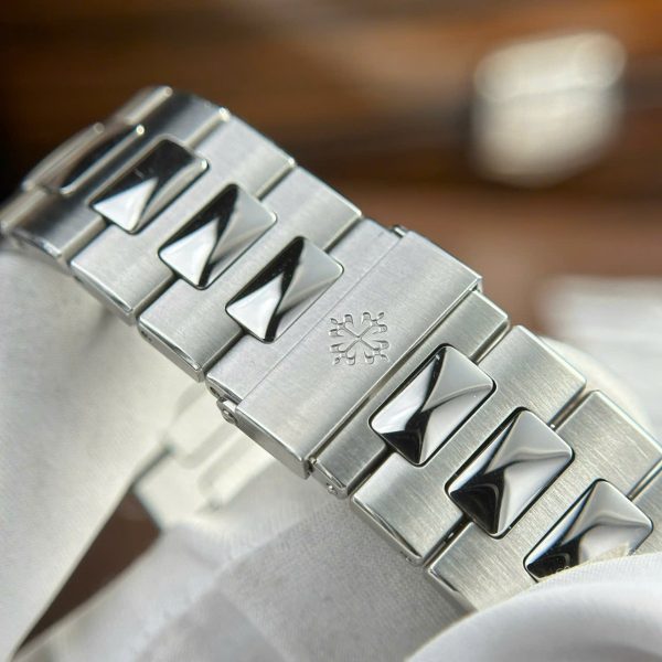 Đồng Hồ Patek Philippe Nautilus 5711 Tinh Chỉnh Full Like Auth Cao Cấp Nhất 40mm (9)