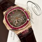 Đồng Hồ Patek Philippe Nautilus 5724 Bọc Vàng Độ Đá Ruby Đỏ 40mm (1)