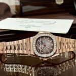 Đồng Hồ Patek Philippe Nautilus 5724 Bọc Vàng Độ Kim Cương Moissanite 40mm (7)