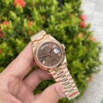Đồng Hồ Rolex Day-Date Mặt Chocolate Cọc Số La Mã EW 40mm (1)