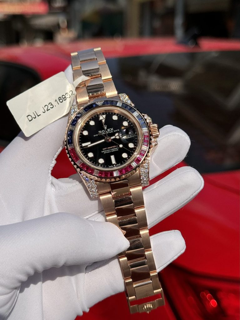 Đồng Hồ Rolex GMT-Master II 126755 SARU Rep 11 Bọc Vàng Độ Moissanite Sapphire 41mm (1)