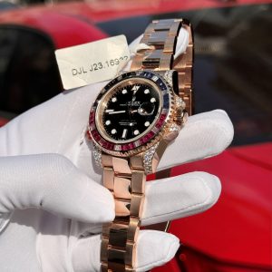 Đồng Hồ Rolex GMT-Master II 126755 SARU Rep 11 Bọc Vàng Độ Moissanite Sapphire 41mm (1)