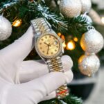 Đồng Hồ Nữ Rolex DateJust Đính Kim Cương Moissanite Rep 11 Mặt Vàng 31mm (6)