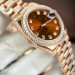 Đồng Hồ Rolex DateJust Bọc Vàng Đính Moissanite Mặt Chocolate 31mm (10)