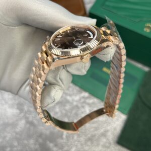 Đồng Hồ Rolex Day-Date 228235 Rose Gold Mặt Chocolate Rep 11 V2 GMF 40mm (2)