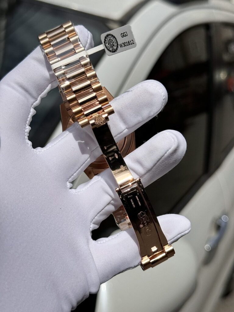 Đồng Hồ Rolex Day-Date Độ Đá Ruby Đỏ Baguette Moissanite GM Factory 40mm (9)