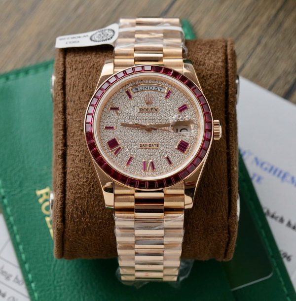 Đồng Hồ Rolex Day-Date Độ Đá Ruby Đỏ Baguette Moissanite GM Factory 40mm (2)