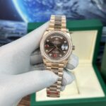 Đồng Hồ Rolex Day-Date Super Fake Cọc Số Ruby Đỏ Nhà Máy EW 40mm (1)