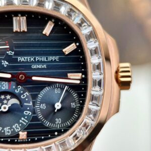 Đồng Hồ Patek Philippe Nautilus 5724R Bọc Vàng Đính Đá Nhà Máy GR