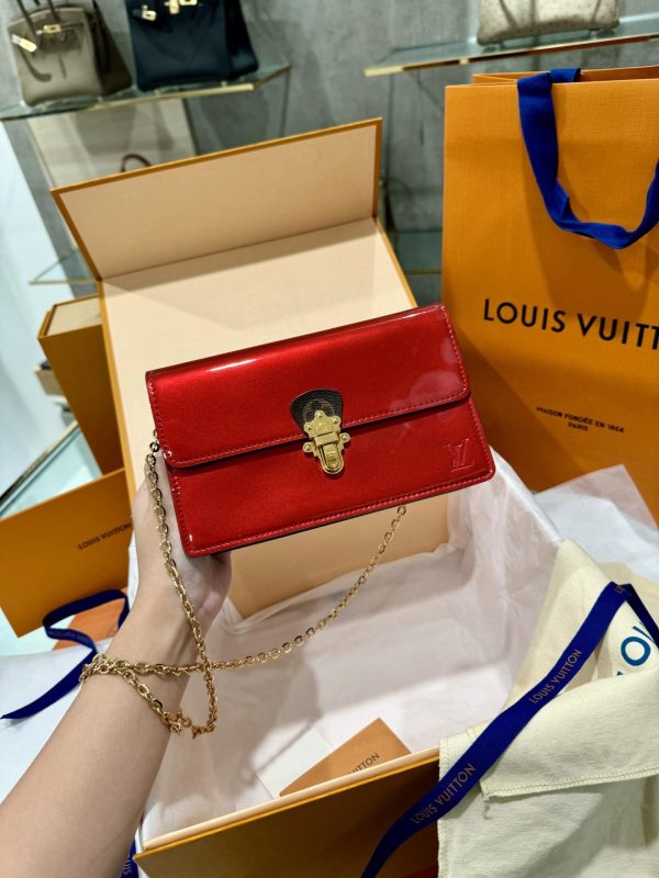 Túi Xách Louis Vuitton Cherrywood Chain Wallet Patent Red Leather 19cm (5)