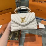 Túi Xách Louis Vuitton Hold Me Màu Trắng Sữa Like Auth 23x15x10cm (2)