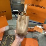Túi Xách Louis Vuitton LV Capucines Màu Nhạt Siêu Cấp 21x14x8cm (1)