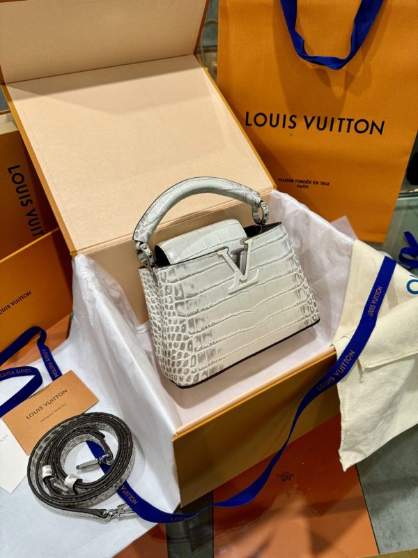 Túi Xách Louis Vuitton LV Capucines Vân Da Cá Sấu (6)