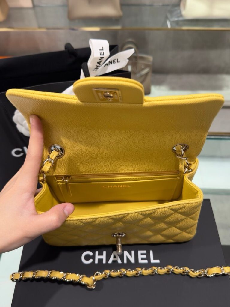 Túi Xách Chanel Classic Nữ Da Bê Màu Vàng Like Auth 20cm (2)