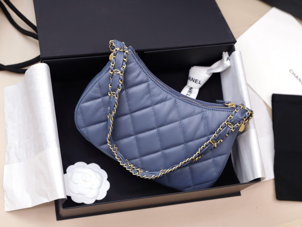 Túi Xách Chanel Hobo Nữ Màu Xanh Blue Khoá Vàng 23x13x5cm (2)