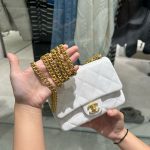 Túi Xách Đeo Chéo Chanel Classic Like Auth Nữ Màu Trắng 20x14x8cm (2)