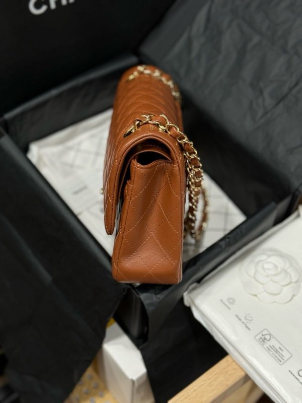 Túi Xách Siêu Cấp Chanel Nữ Da Trơn Màu Nâu Đậm Khoá Vàng 25cm (2)