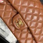 Túi Xách Siêu Cấp Chanel Nữ Da Trơn Màu Nâu Đậm Khoá Vàng 25cm (2)
