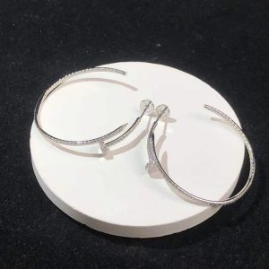 Bông Tai Cartier Juste Un Clou Chế Tác Kim Cương Tự Nhiên Vàng Trắng 18K (2)