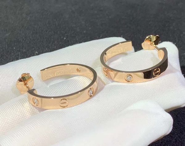 Bông Tai Cartier Love Chế Tác Vàng Hồng 18K Đính Kim Cương Tự Nhiên (2)