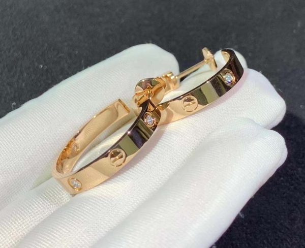 Bông Tai Cartier Love Chế Tác Vàng Hồng 18K Đính Kim Cương Tự Nhiên (2)