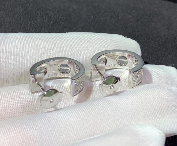 Bông Tai Cartier Love Chế Tác Vàng Trắng 18K Đính Kim Cương Tự Nhiên (2)