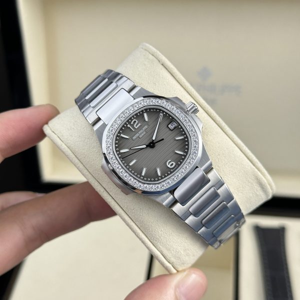 Đồng Hồ Patek Philippe Chế Tác Nautilus 7010 Nữ Đính Đá Mặt Xám 32mm (6)