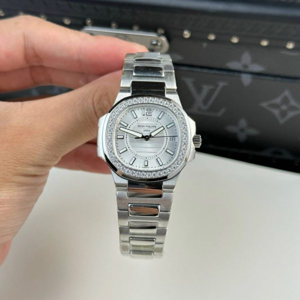 Đồng Hồ Patek Philippe Nữ Dây Kim Loại Nautilus 7010 Đính Đá 32mm