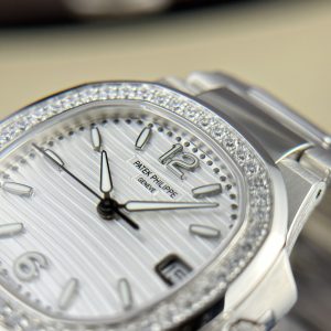 Đồng Hồ Patek Philippe Rep 11 Nữ Đính Đá Nautilus 7010 Mặt Trắng 32mm (6)