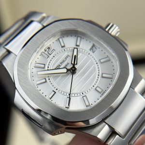 Đồng Hồ Patek Philippe Replica 11 Nautilus 7010 Nữ Mặt Trắng 32mm (6)