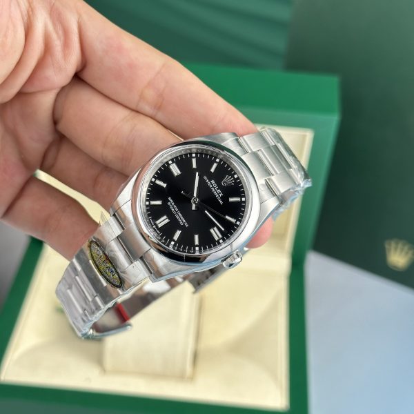 Đồng Hồ Rolex Chế Tác Oyster Perpetual 126000 Nhà Máy Clean Mặt Đen 36mm (9)