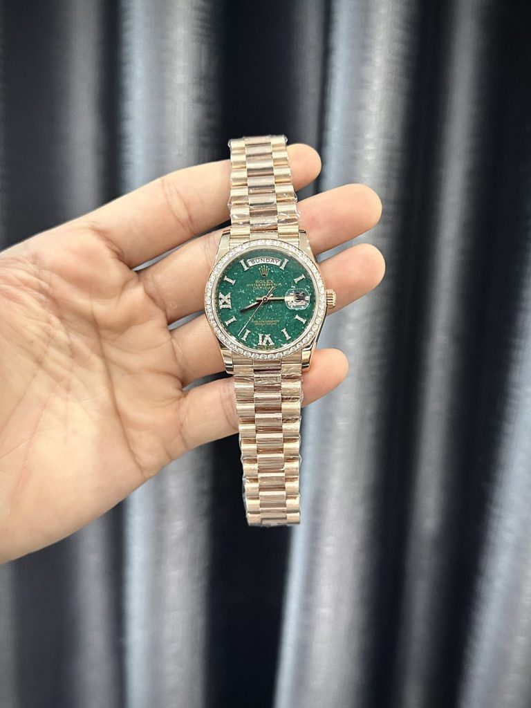 Đồng Hồ Rolex Day-Date 128235 Bọc Vàng 18K Đính Moissanite Mặt Số Đá Turquoise 36mm (3)